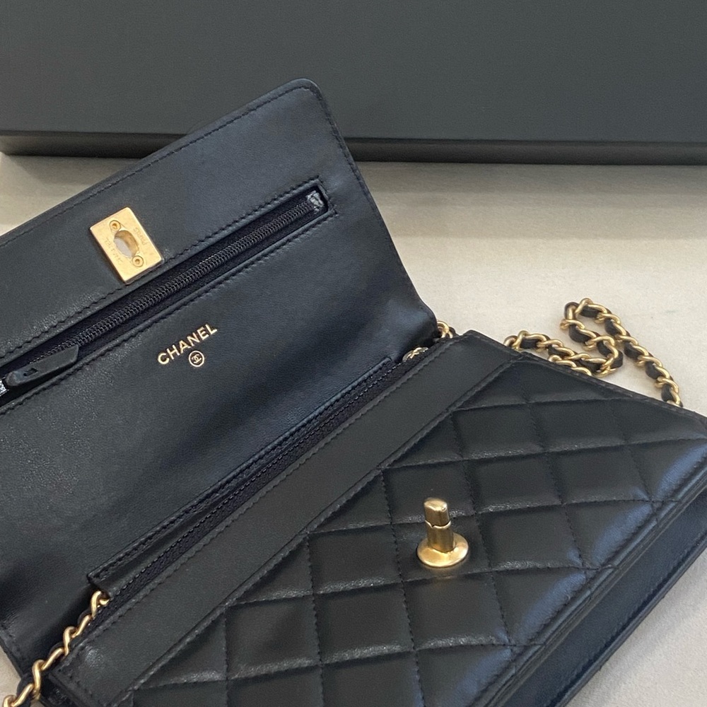 ❌❌SOLD❌❌NEW🔥🔥Chanel Quilted Lambskin Pearl Handle Crossbody Baby - Picture 8 of 14